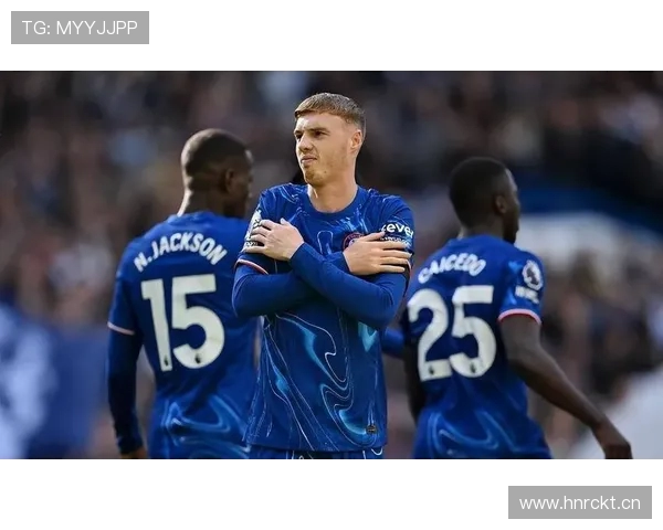 帕尔默情绪低落被提前换下后愤然离场引发球迷热议